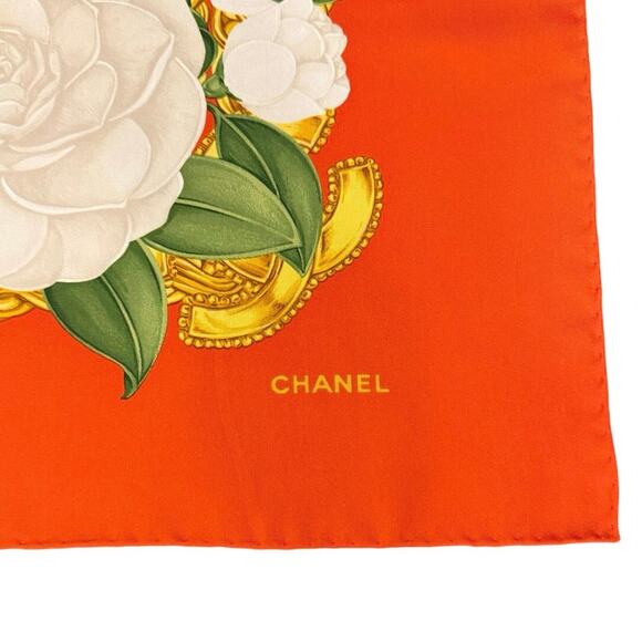 Vintage CHANEL Large Silk Scarf with Floral and Chain Motifs - Picture 3 of 4